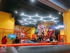 -爱蹦iBOON蹦床运动馆(江汉店)