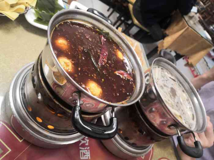 重庆小火锅-"小南门附近有很多网红好吃的,这个小火锅,.