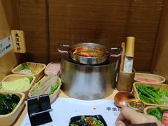 -独食火锅·半米屋台(直营总店)