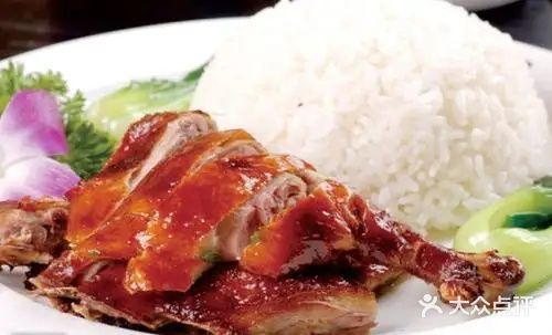 都谷包子(天一广场店)招牌烧鸭饭+汤图片
