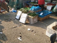 -何庄子阿米玛玛农产品批发市场