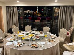 包厢-黄浦江游览十六铺3号码头网红自助餐