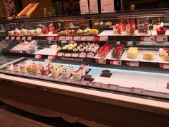 面包甜点陈列柜-巴黎贝甜(大宁国际商业广场店)