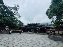 -峨眉山报国寺