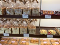 -红宝石·鲜奶小方·海派西点房(南丹店)
