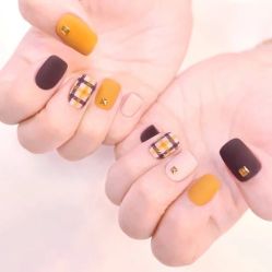 -Pink You美甲美睫纹绣定制中心