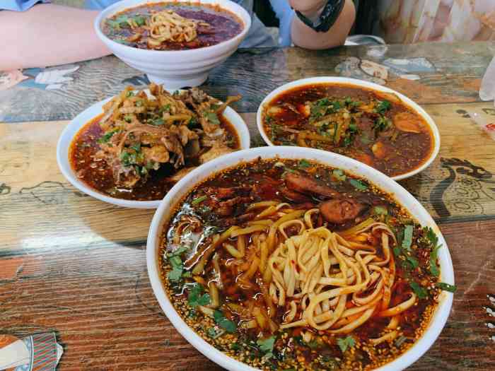 来一碗麻辣面-"朋友推荐很久的一家川味麻辣面馆,就在故宫.