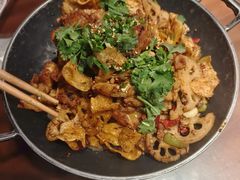 -川流不息·地道川菜·小龙虾(松东路店)