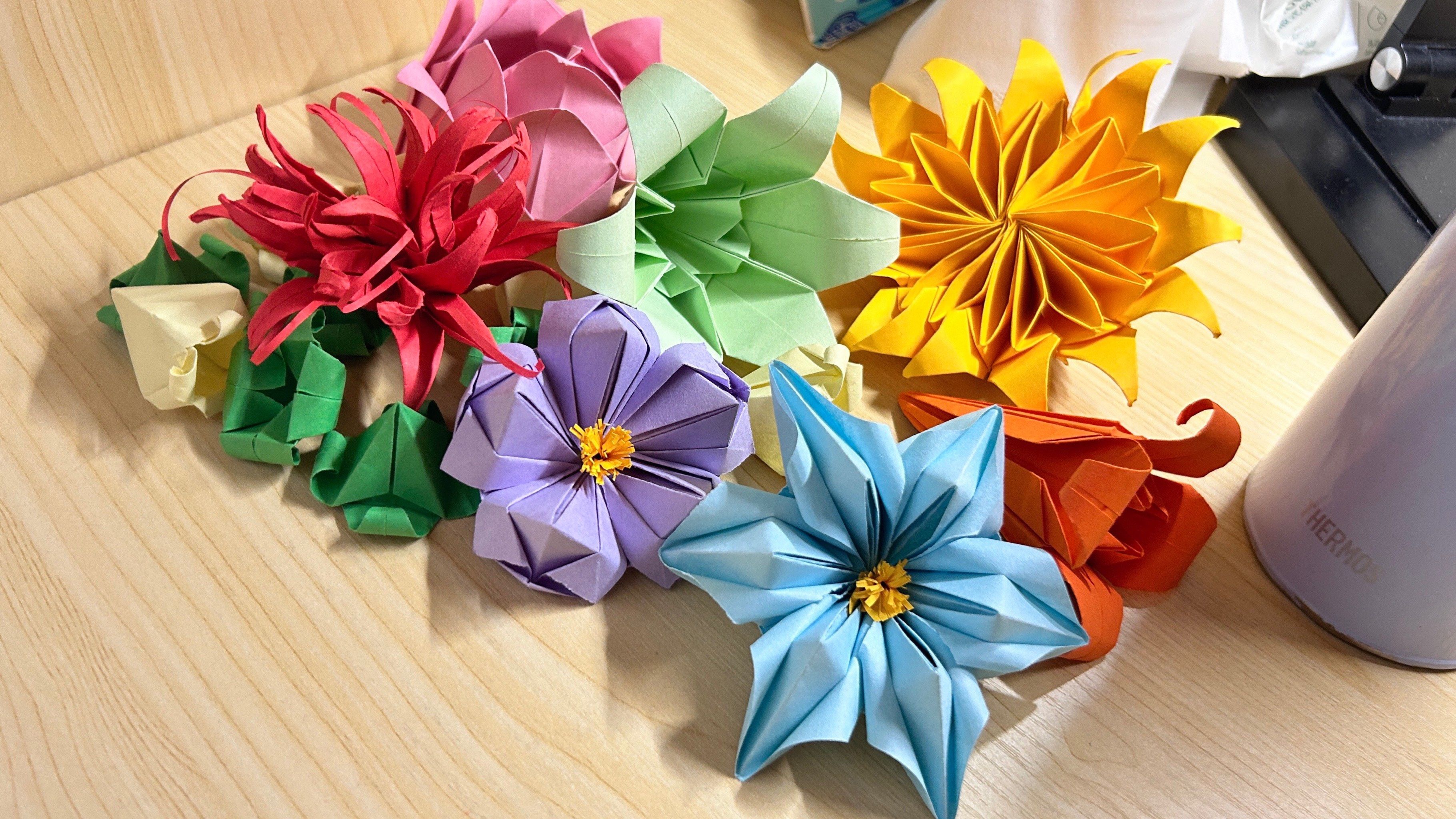 手掌上的折纸艺术