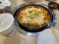 -三清洞摩西韩式年糕火锅(威高广场店)