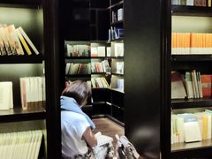 -钟书阁(松江泰晤士小镇店)