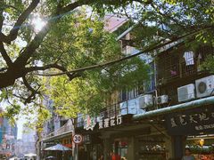 -溪岸路花鸟市场