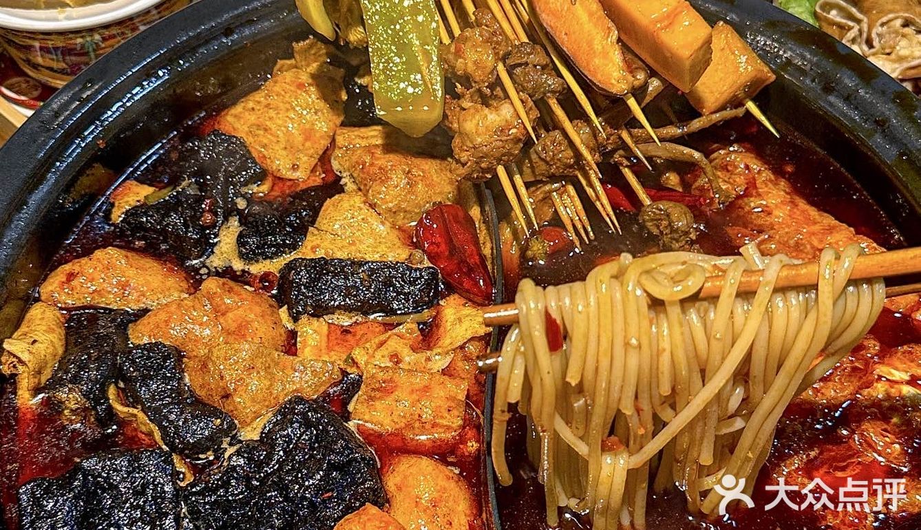 太满足了!串串爱吃什么拿什么,拿了满满一筐都不够吃!