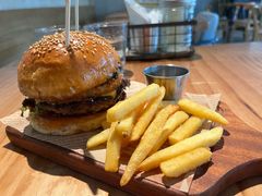 -三勾JJJ Burger&Coffee(梅溪湖店)