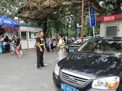 入口-首都儿科研究所附属儿童医院-停车场