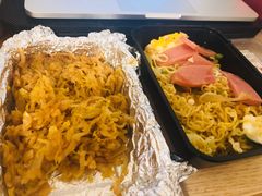 酸菜配炒方便面-伍丁·烤牛肋(和平东桥店)
