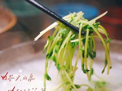 黑猪灼泉水时蔬-吃饭皇帝大(解放西路店)