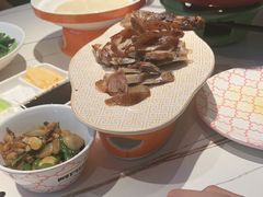 -阿瓦山寨·湘菜现炒·剁椒鱼头王(咸阳总店)