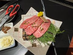 -山川小町·极番烧肉(新地假日广场店)