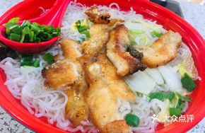 Fried Fish Bone Soup Noodles