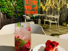 樱桃芝士蛋糕-新沙洞咖啡(泉乐坊店)