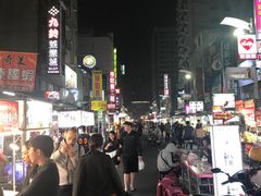 -六合夜市