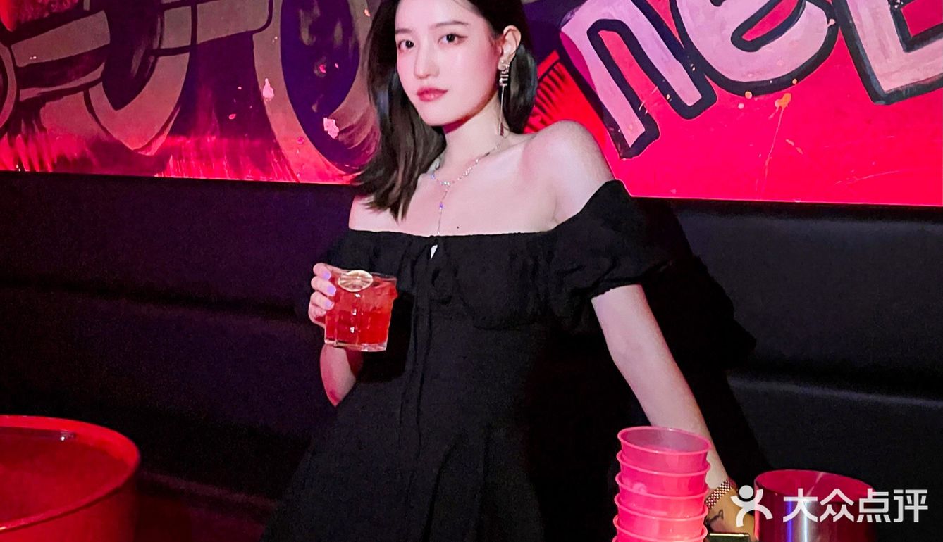 重庆探店｜九街高性价比hiphop酒吧🔥ZAO起来