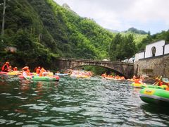 -安吉龙王山峡谷漂流