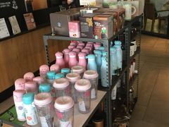 -星巴克臻选(莘庄仲盛店)