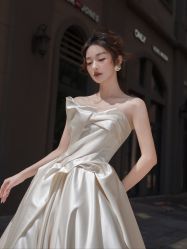 -艾米丽婚纱礼服