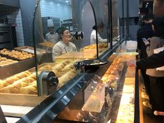 面包甜点陈列柜-六贤记(杭州龙湖滨江天街店)
