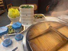 -鲁员外地锅鸡地锅鱼(古墩路店)