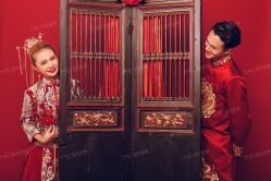-现代经典婚纱摄影