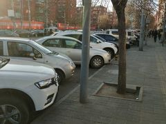 -马家堡路33号院-停车场