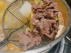 -悦牧·酸汤牛肉火锅(沃尔玛店)