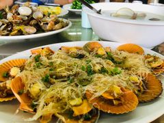 蒜蓉粉丝蒸扇贝-明记海鲜大排档(巽寮湾店)