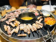 -江南猪肉商会无限续吃(弘大店)