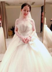 点击看大图 -GRACE KELLY婚纱与礼服(北京店)