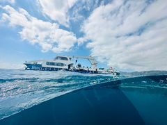 -亚龙湾海底世界