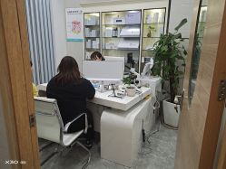 -痘院士专业祛痘皮肤管理