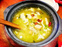 石锅酸菜鱼-周鱼小馆石锅酸菜鱼(活力汇店)