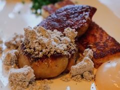 香煎鹅肝配黑橄榄，荔枝酱和吐司-Jean Georges