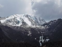 -亚拉雪山风景区