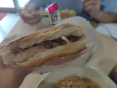 -荀记肉夹馍(三八家乐福店)