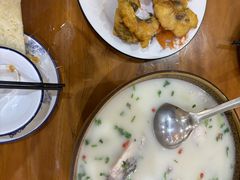 -美顺香食府鱼头老店(雪野湖店)