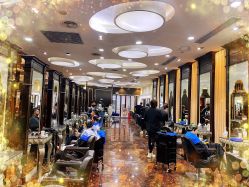 点击看大图 -八佰伴8008星级形象店