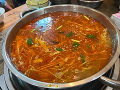 -黄利砖万峰林布依特色酸笋牛肉馆