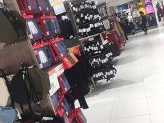 -优衣库(重庆星光时代广场店)
