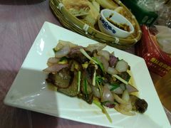 回锅牛肉-蔡妹龙虾•肥鱼地标(陶珠路步行街店)