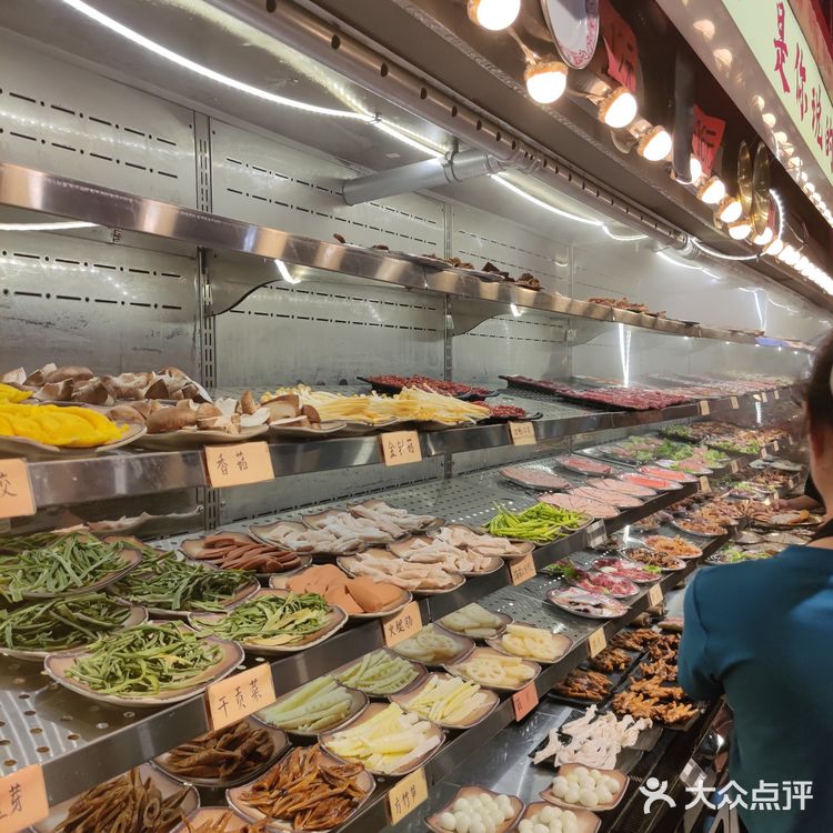 一盘鸭肠只要九块钱，超出3盘恢复原价，安逸惨了